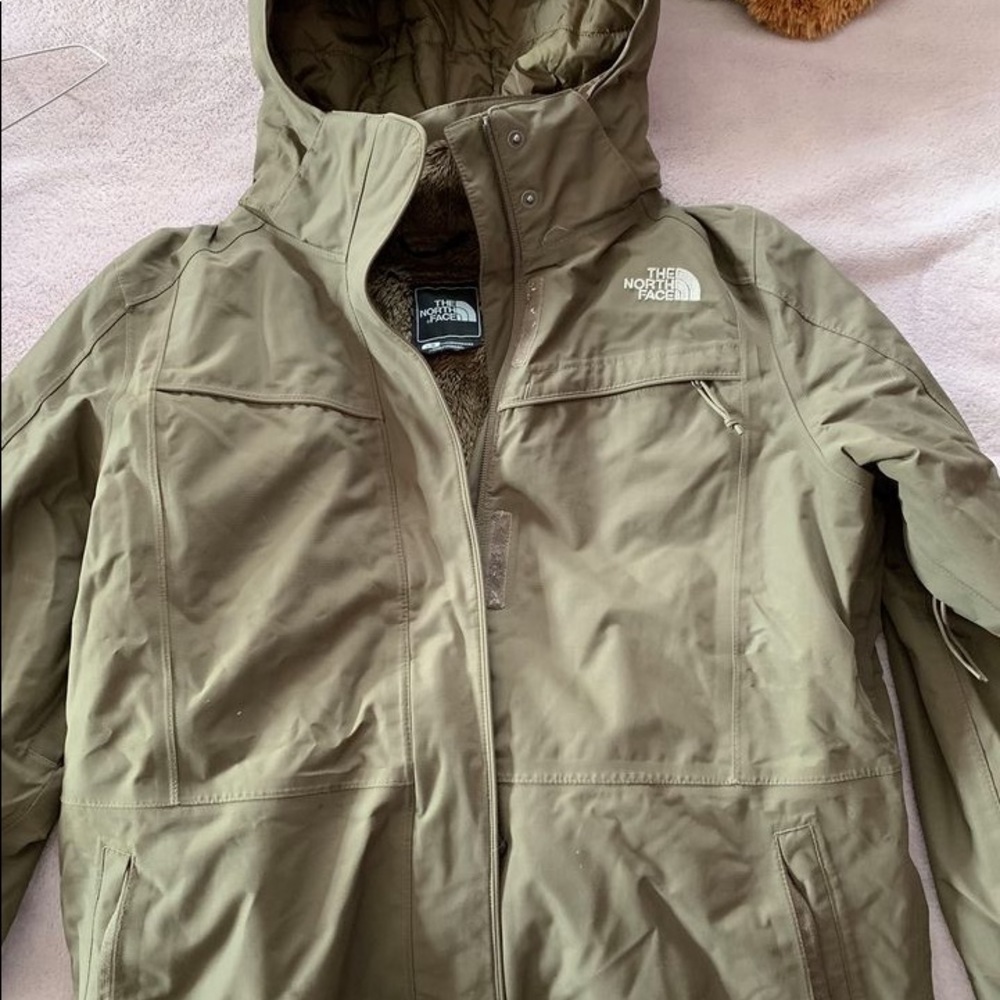 COPY - Women’s North Face winter coat size Large.
